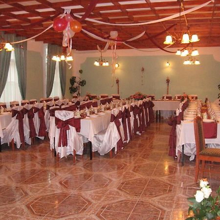 Mater Salvatoris House Hotell Gödöllő Eksteriør bilde