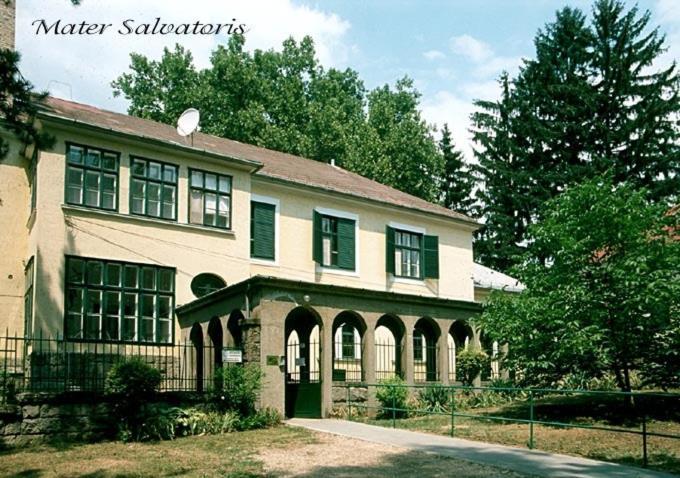Mater Salvatoris House Hotell Gödöllő Eksteriør bilde